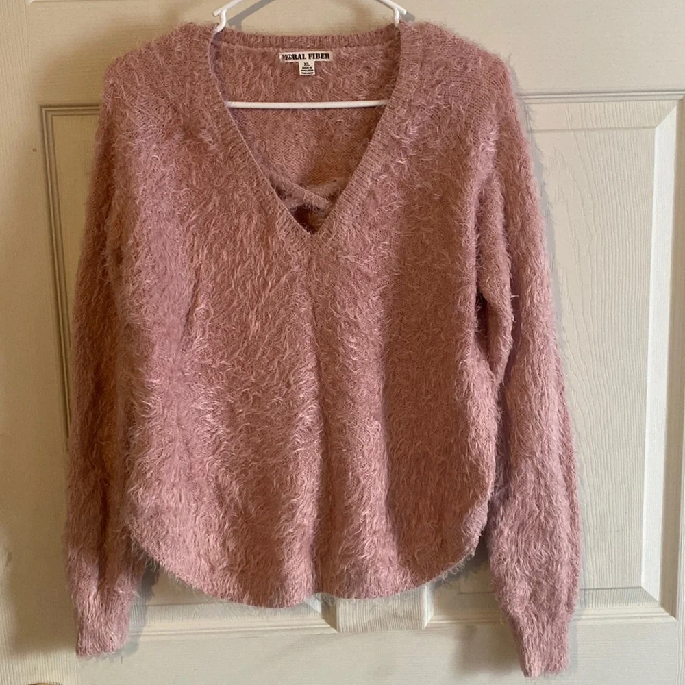 Fuzzy sweater - Picture 1 of 6